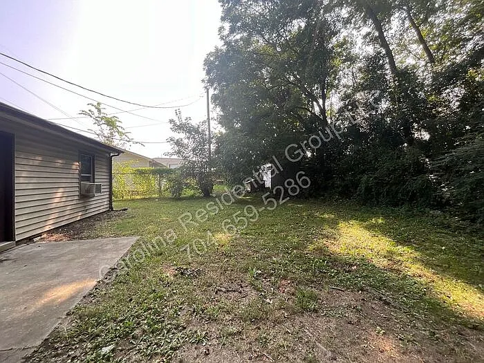1380 Fairley Ave #B — Photo 14
