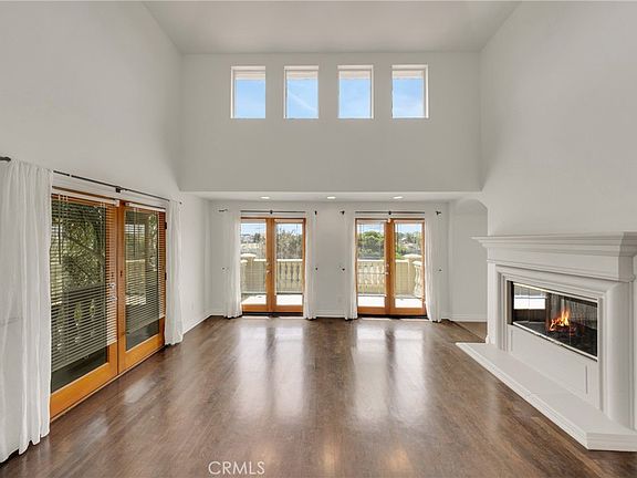 4th image of 611 9th St #1