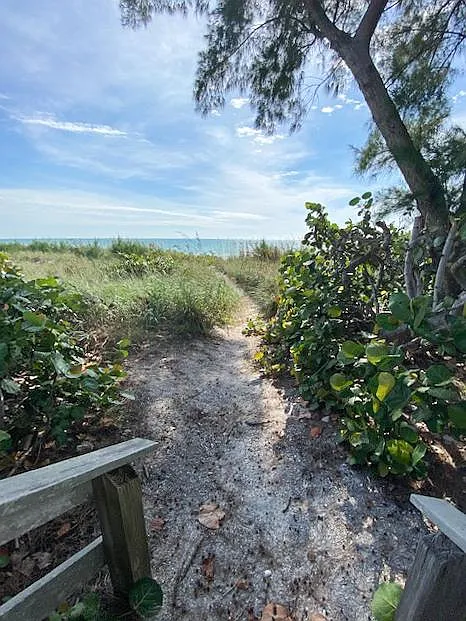 5611 Gulf Of Mexico Dr #202