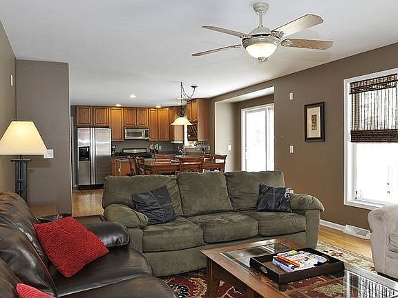 3rd image of 18 Liberty Dr