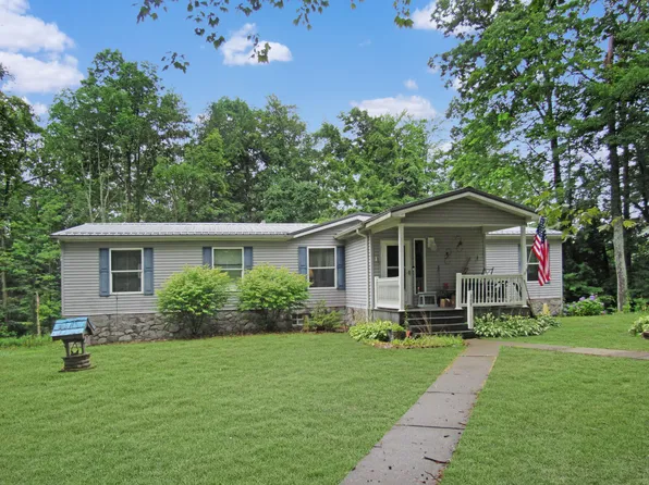 207 Hickory Rd, Du Bois, PA 15801