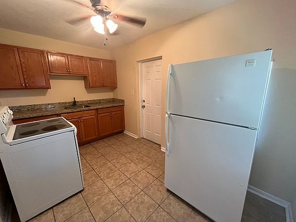 3rd image of 182 W 34th St #2