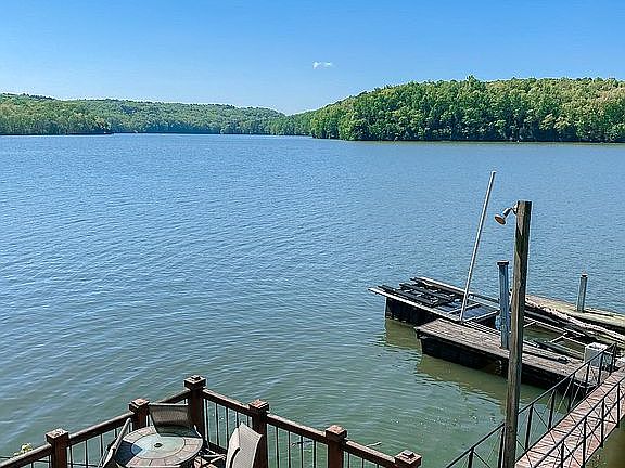 Private Deck /Dock with Lift