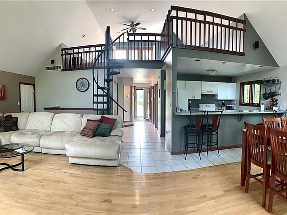 3rd image of 385 Fletcher Rd