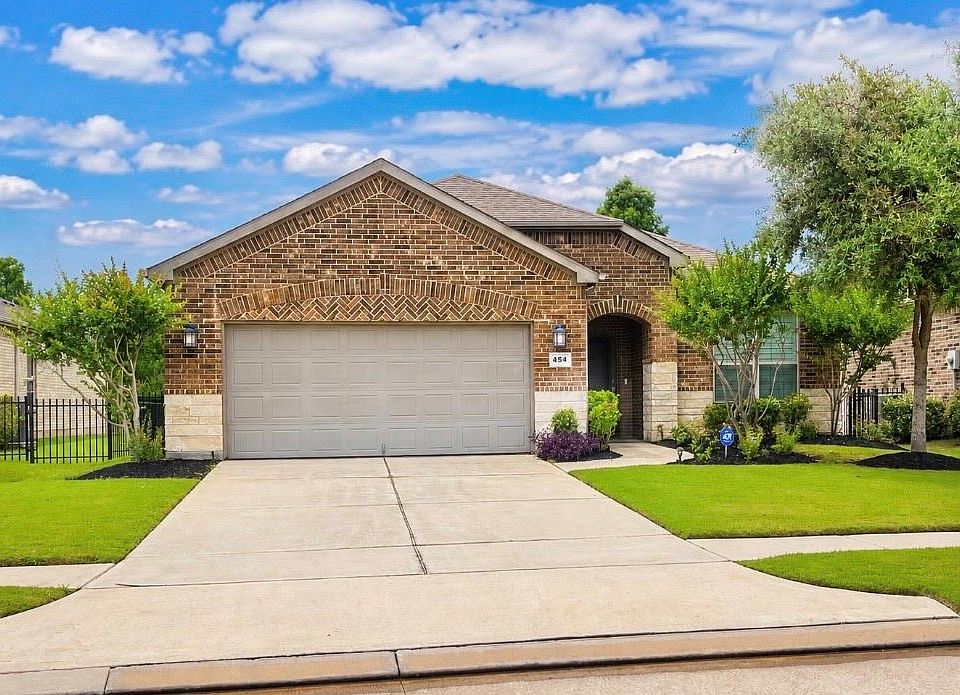 1st image of 454 Duskywing Way