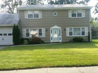 2 Jennifer Ct, Piscataway, NJ 08854