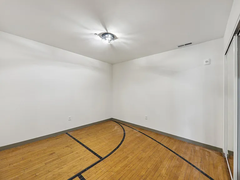 608 Loughborough Ave #25 — Photo 6