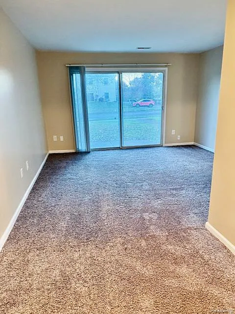 1 bed, 1.0 bath, 562 sqft, $1,100 — Photo 3