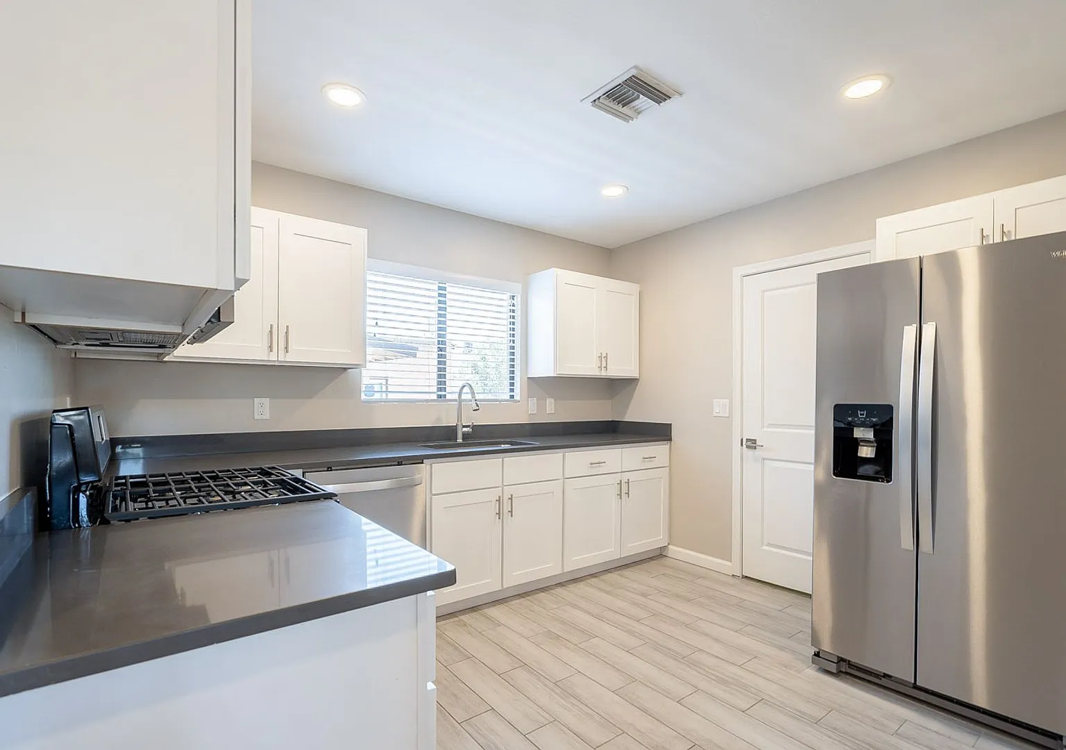 1336 E. Adams St. — Photo 3
