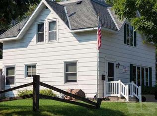537 3rd St NE, Mason City, IA 50401