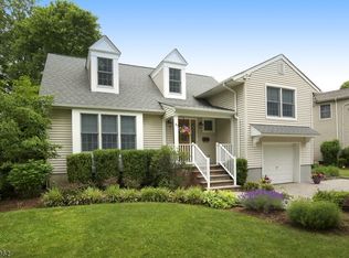 87 Hawthorne Dr, New Providence, NJ 07974