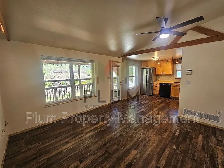 917 Discovery Way — Photo 2