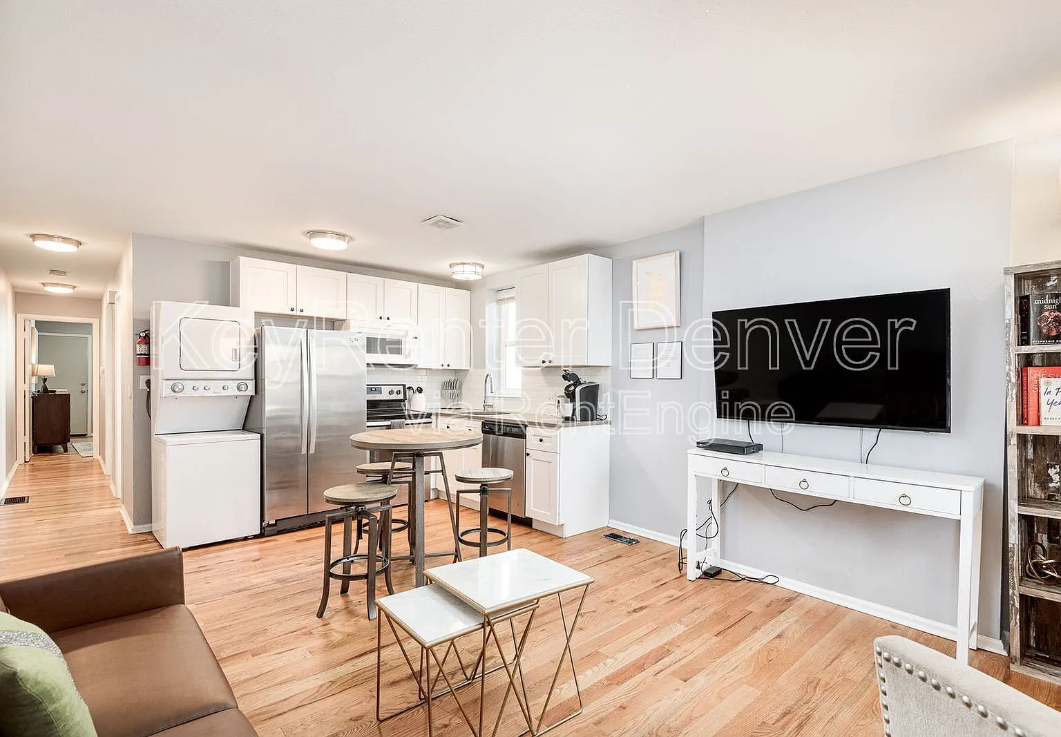 2 bed, 1.0 bath, 738 sqft, $1,675 — Photo 1