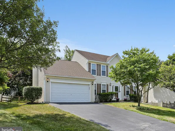 1045 Caren Dr, Eldersburg, MD 21784