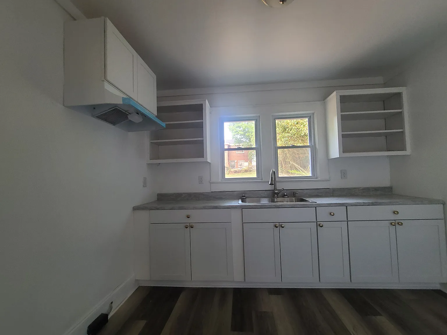 2 bed, 836 sqft, $995 — Photo 1