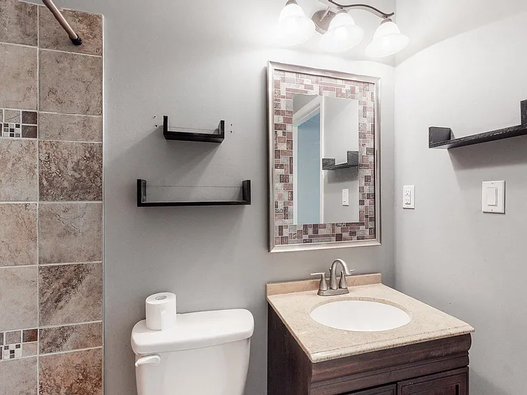 105 Woods Ave — Photo 25