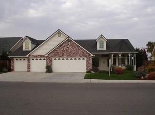 221 W Serena Clovis, Clovis, CA 93619