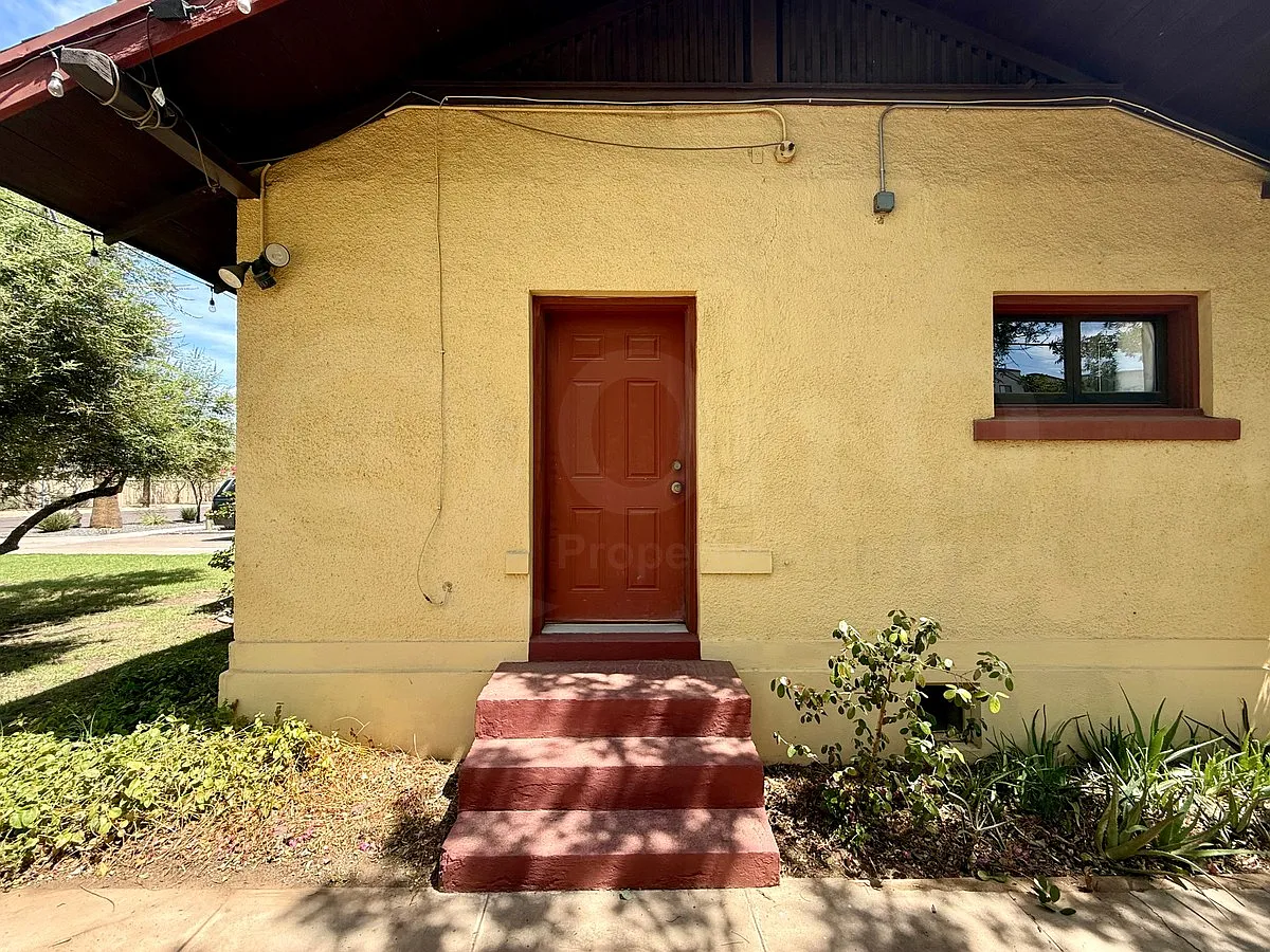3 bed, 3.0 bath, 1703 sqft, $2,899 — Photo 4