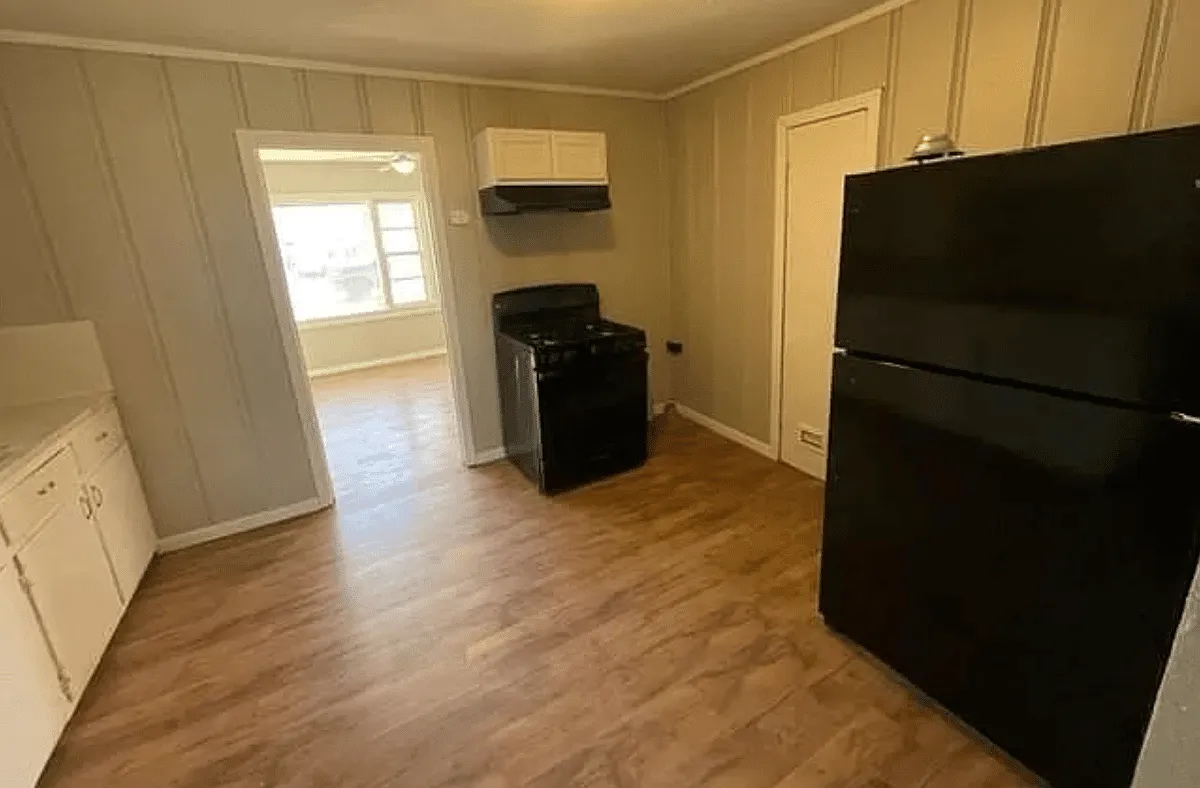 1136 Sunset Dr — Photo 3