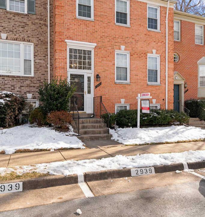 1st image of 2939 Waterford Ct