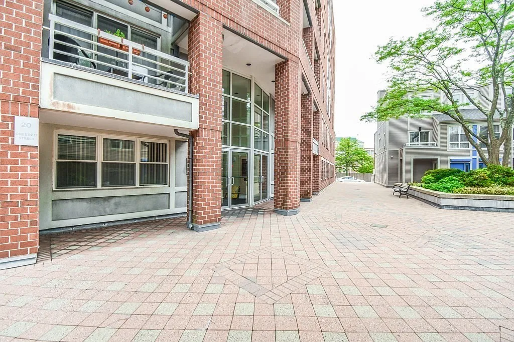 20 Chestnut St — Photo 1