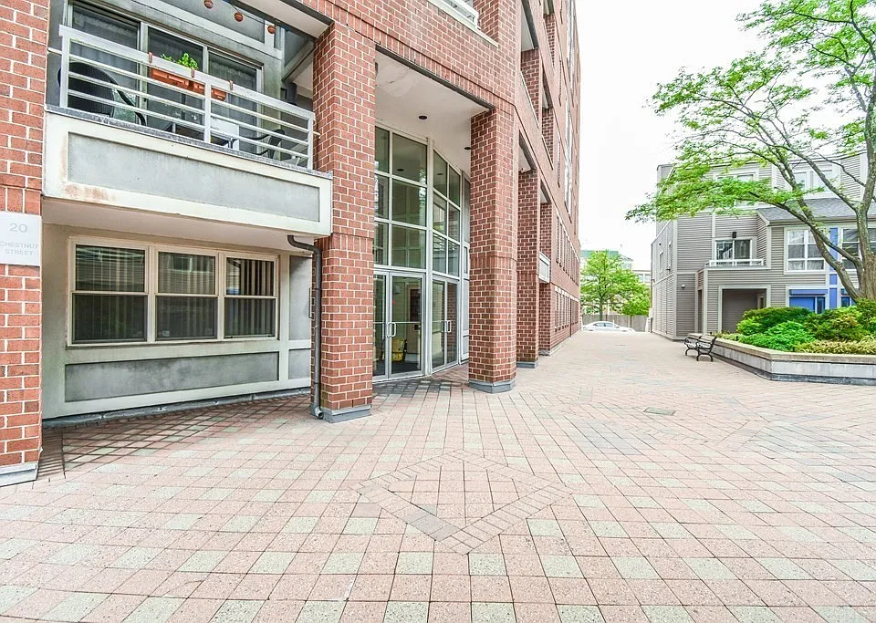 20 Chestnut St #405