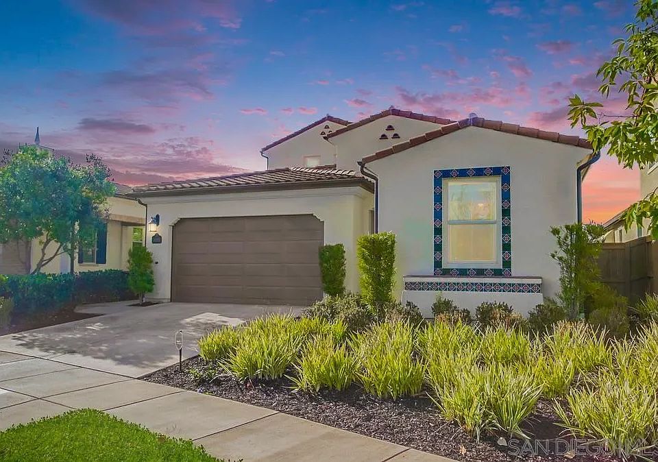 1st image of 8180 Auberge Cir