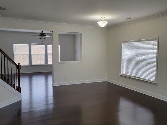 2nd image of 116 Silverspring Pl