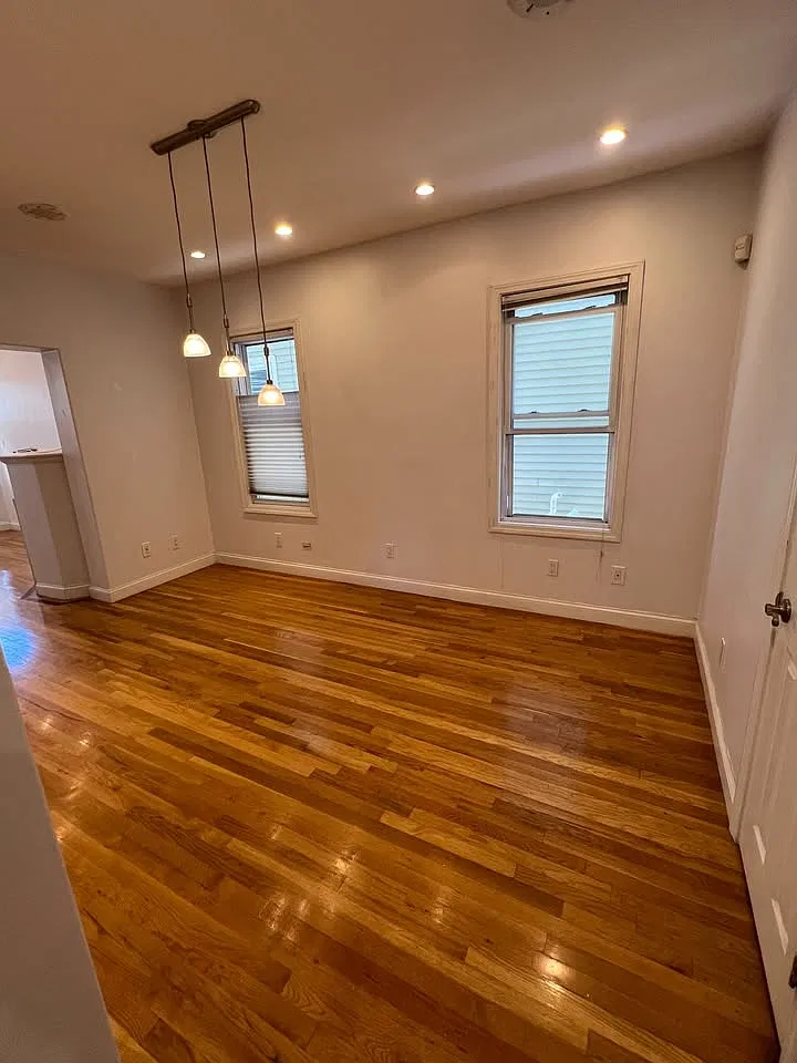 2 bed, 950 sqft, $2,900 — Photo 3