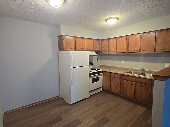 3rd image of 1020 N Main St #310