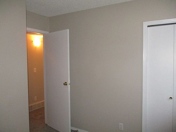 4th image of 9418 100th Ave