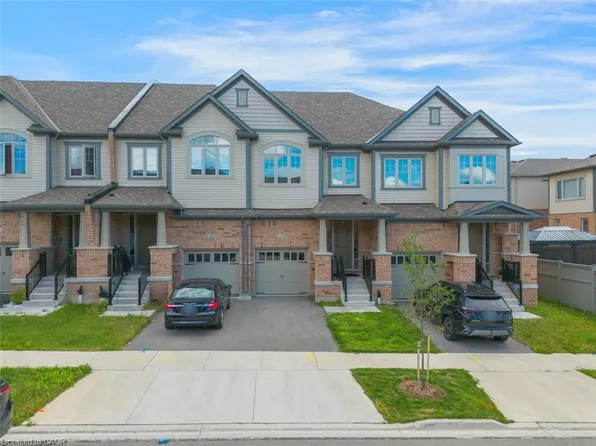 8 Roywood St, Kitchener, ON N2R 0S5