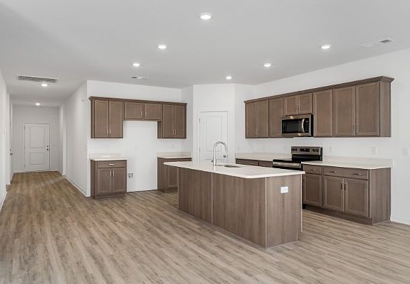 5th image of 123 Jasper Way