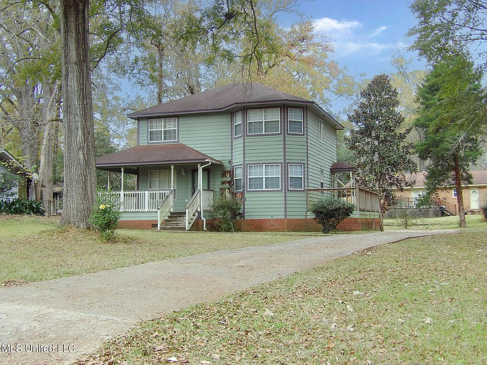 1st image of 19 Beverly Dr