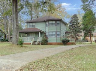 19 Beverly Dr, Natchez, MS 39120