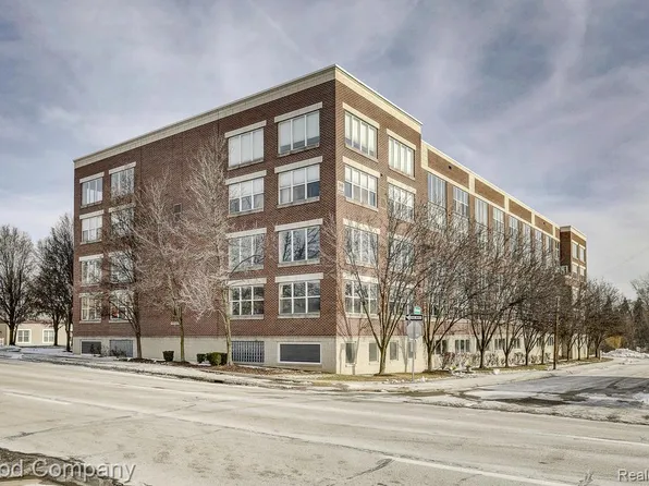 98 N Gratiot Ave, Mount Clemens, MI 48043