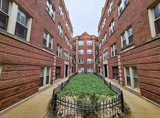 5119 W Montrose Ave #B4, Chicago, IL 60641
