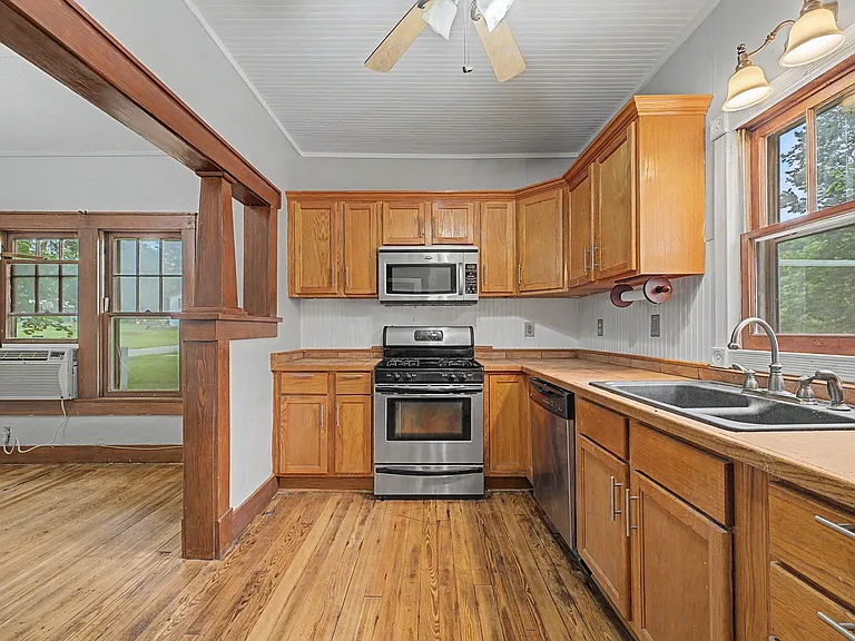 810 King Ave — Photo 15