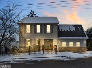 12 Union St, Pine Grove, PA 17963