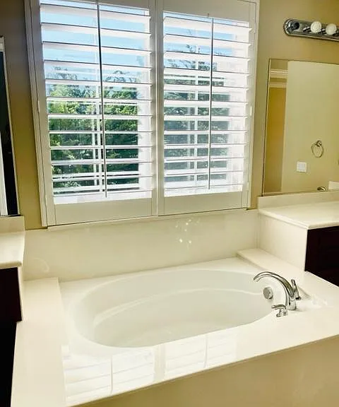 4992 Beach Wood Ct — Photo 37