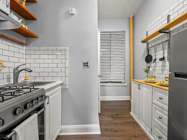 1777 Madison Avenue image 3 of 20