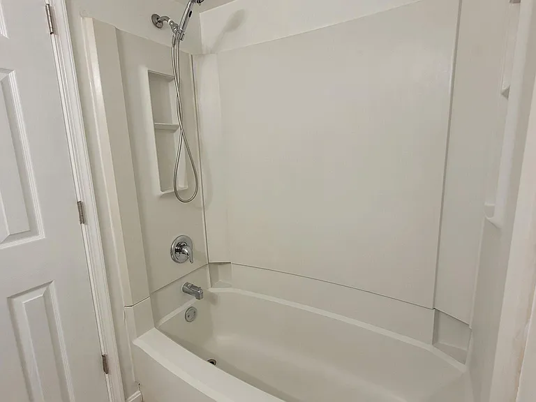5922 Cove Landing Rd #201 — Photo 15