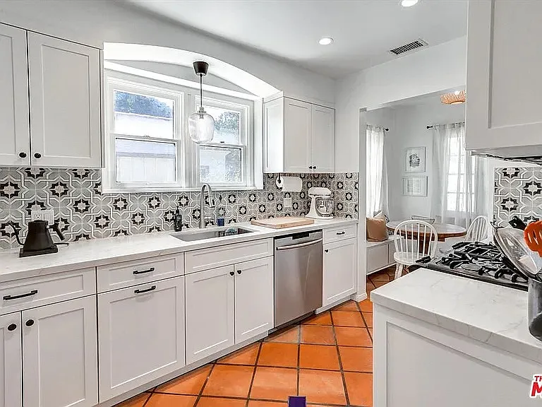 3622 Veteran Ave — Photo 9
