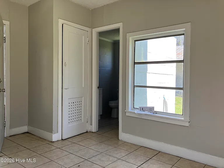 1940 Haynie Dr #5 — Photo 2