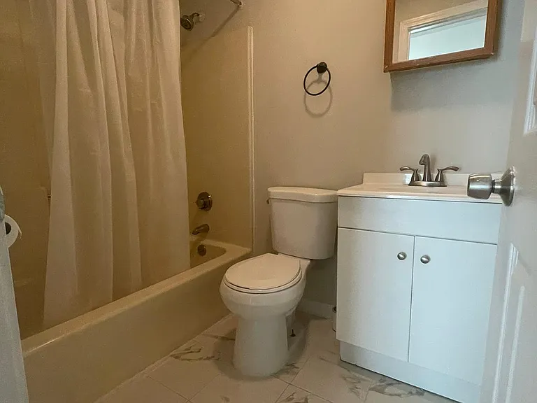 920 Whalley Ave — Photo 8