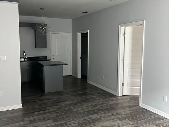 2nd image of 1101 W La Pointe Ave #4