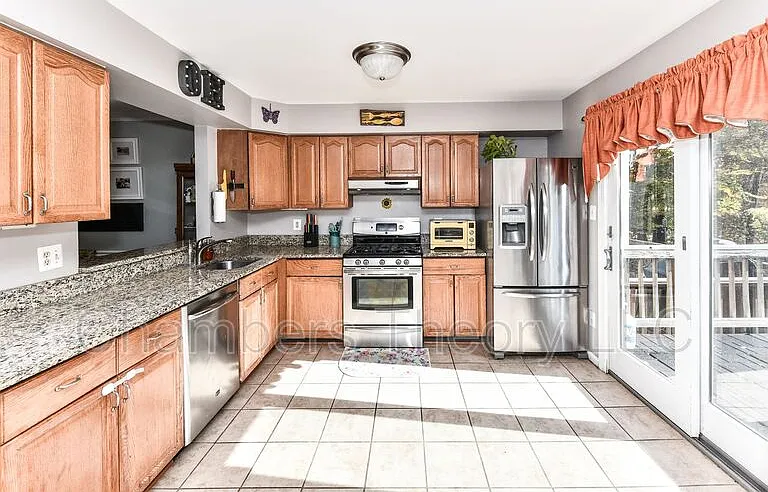 7245 Worsley Way — Photo 10
