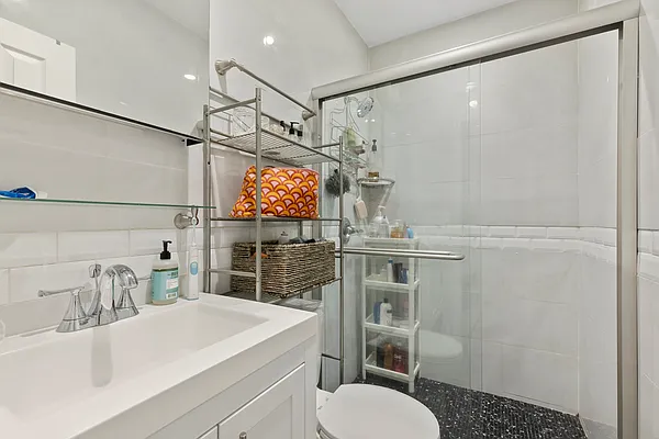 Rented by Dalan Rentals | media 28