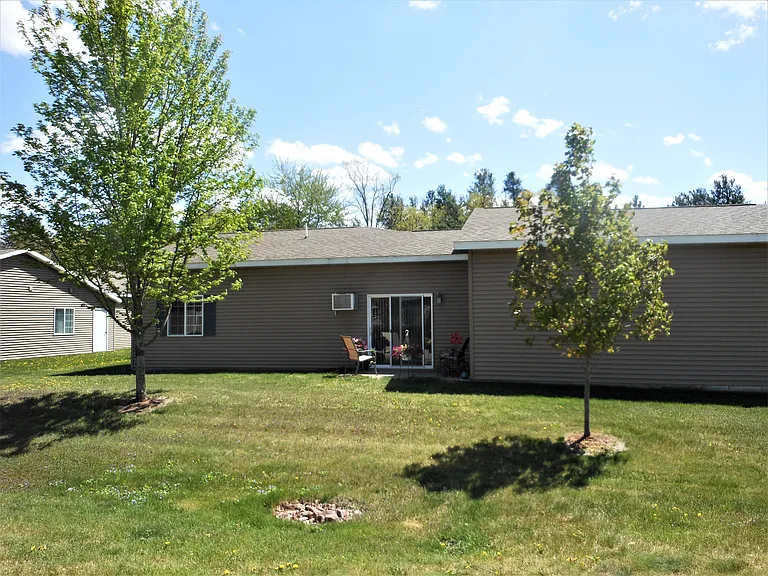 2000 Okray Ave #2000 — Photo 2