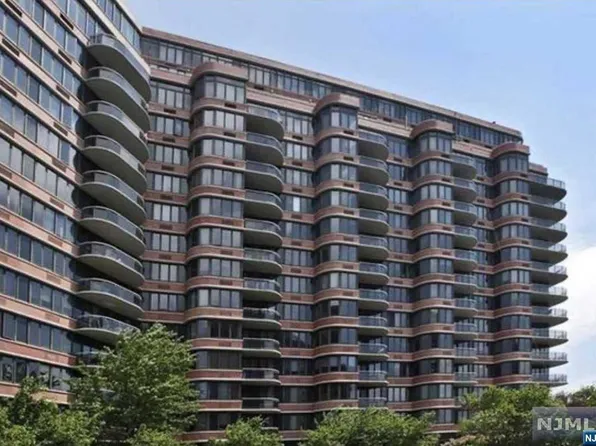 100 Carlyle Dr #14DN, Cliffside Park, NJ 07010